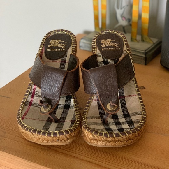 Classic Burberry Wedge Heels size 37 - Picture 8 of 8